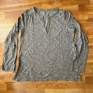 4/$15 Ann Taylor LOFT taupe 100% cotton top size medium